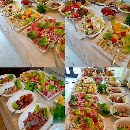Hotel Kopernik ชีโคชีแนค ภายนอก รูปภาพ