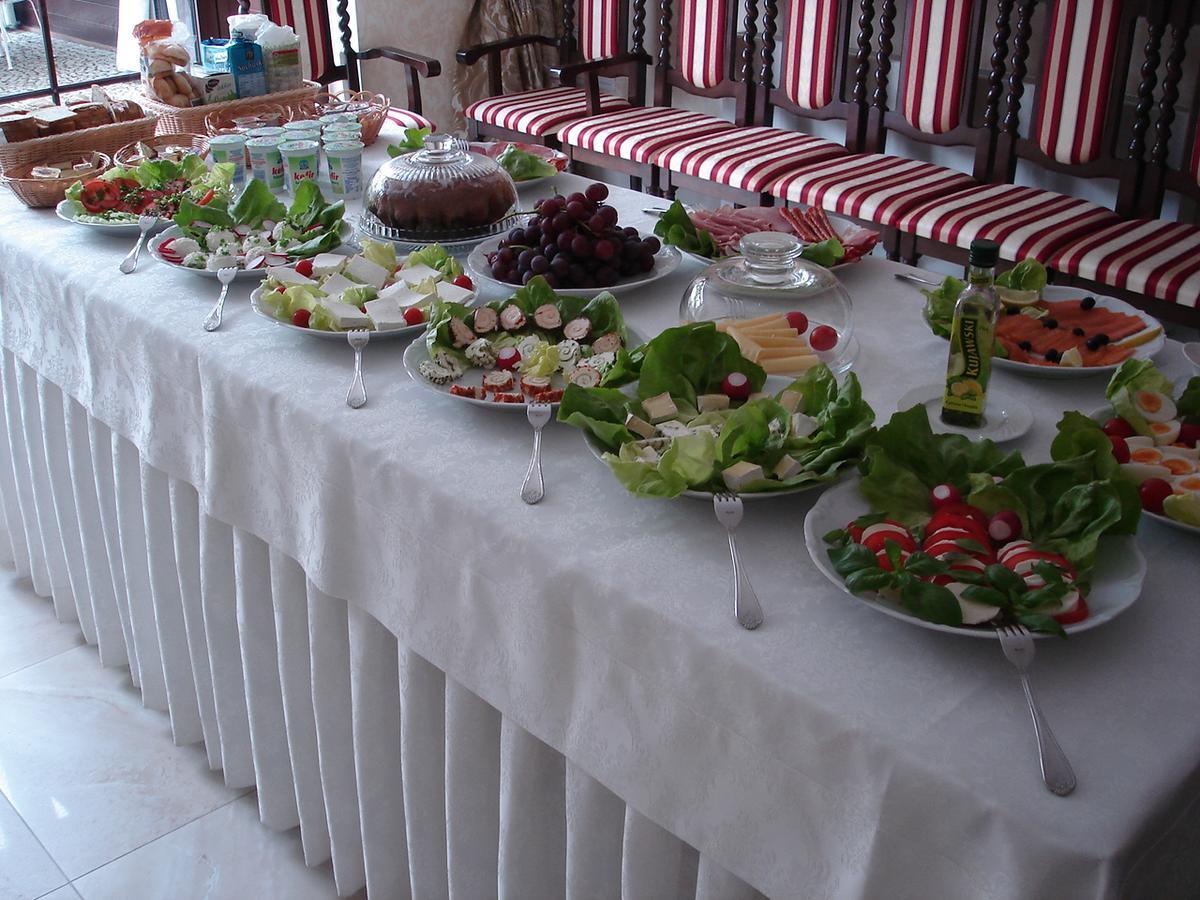 Hotel Kopernik ชีโคชีแนค ภายนอก รูปภาพ