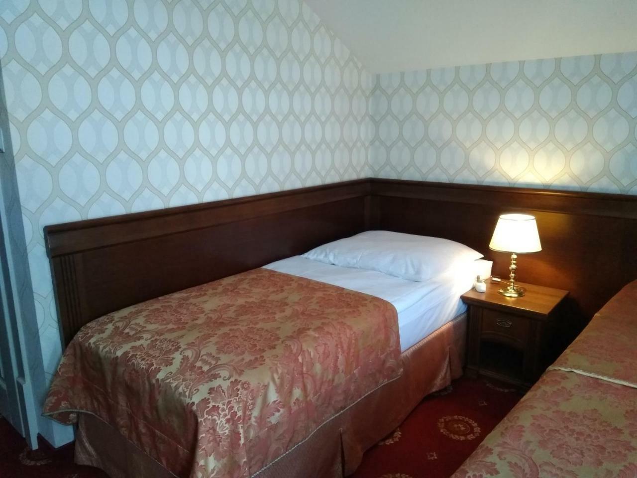 Hotel Kopernik ชีโคชีแนค ภายนอก รูปภาพ