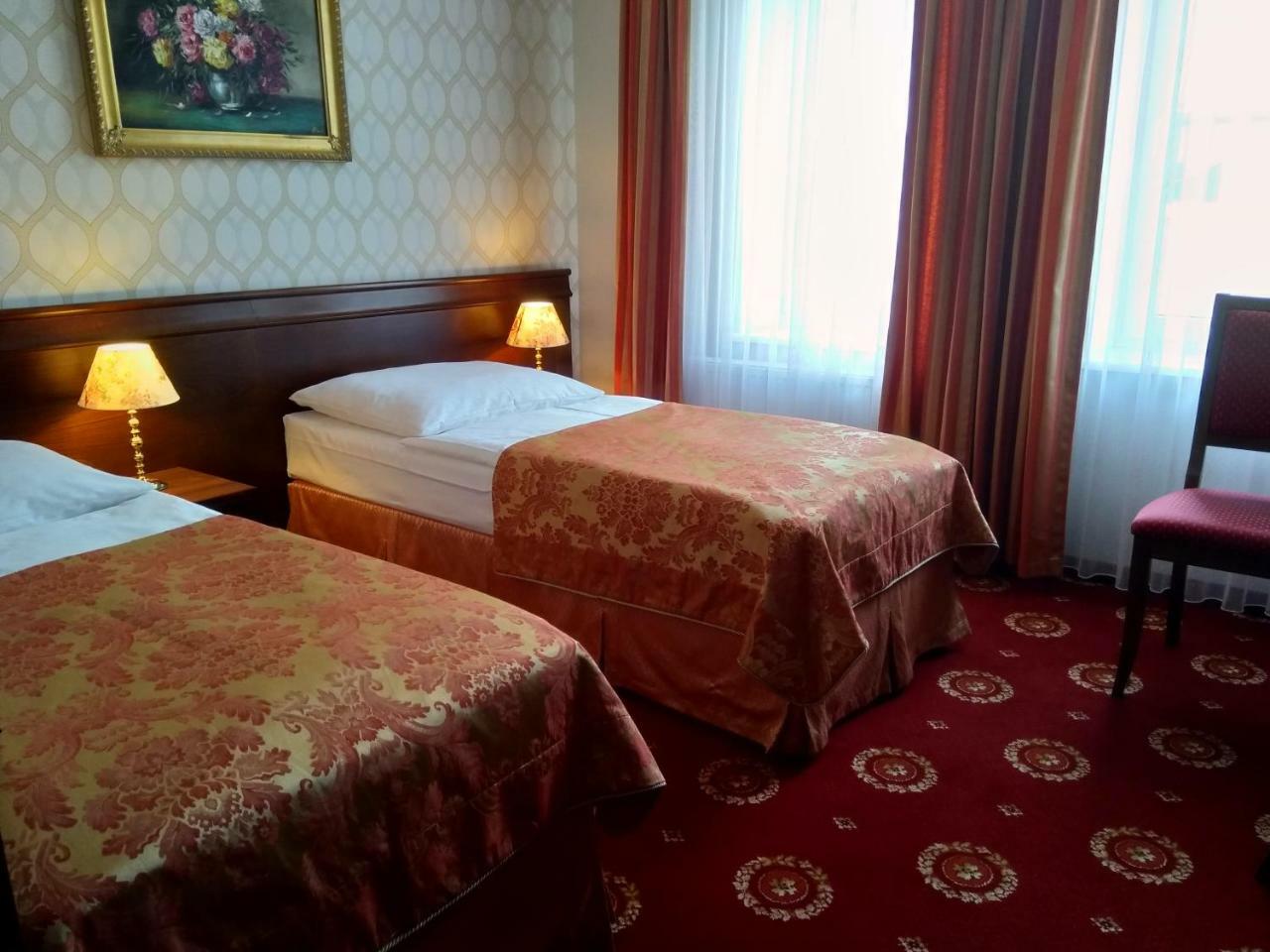 Hotel Kopernik ชีโคชีแนค ภายนอก รูปภาพ